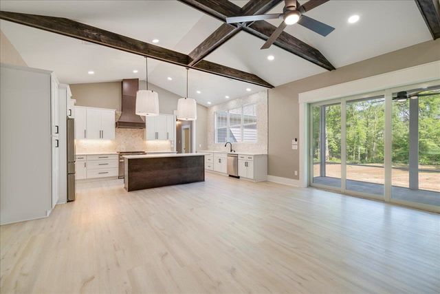 5681 Iola Cres Drive, Tallahassee, FL 32309