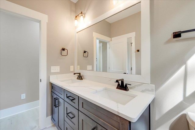 5681 Iola Cres Drive, Tallahassee, FL 32309