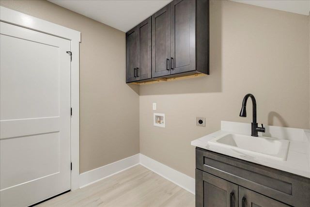 5681 Iola Cres Drive, Tallahassee, FL 32309