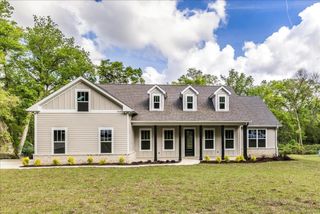 5681 Iola Cres Drive, Tallahassee, FL 32309