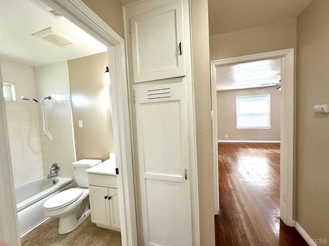 1319 N Richmond Avenue, Hanford, CA 93230