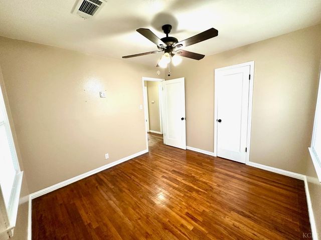 1319 N Richmond Avenue, Hanford, CA 93230