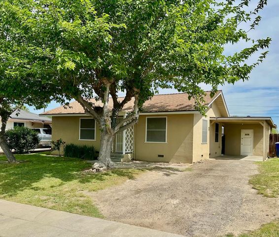 1319 N Richmond Avenue, Hanford, CA 93230