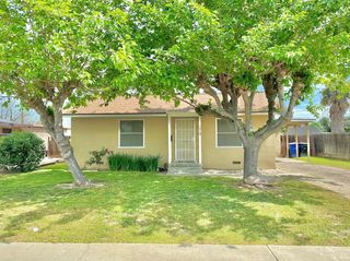 1319 N Richmond Avenue, Hanford, CA 93230