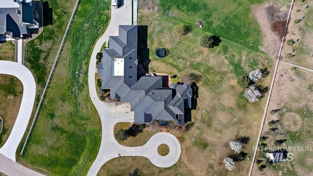 3797 Rustler Ln, Meridian, ID 83642 photo 2