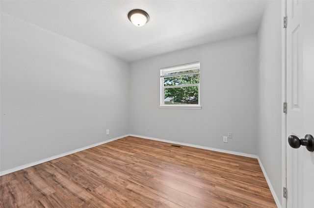 1624 S 4th Street, Broken Arrow, OK 74012