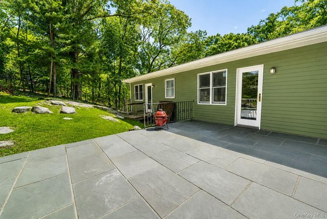 31 Pleasant Road, Lake Peekskill, NY 10537
