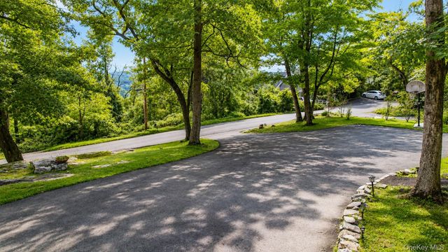 31 Pleasant Road, Lake Peekskill, NY 10537