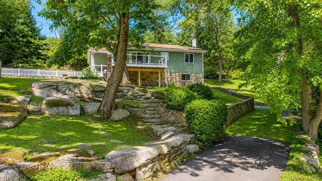 31 Pleasant Road, Lake Peekskill, NY 10537