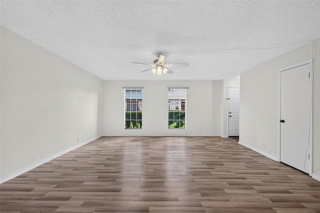 8101 Amelia Road 401D, Houston, TX 77055