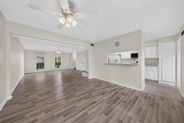 8101 Amelia Road 401D, Houston, TX 77055