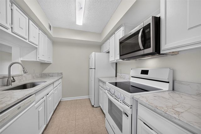 8101 Amelia Road 401D, Houston, TX 77055