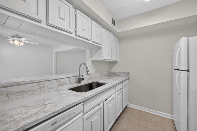 8101 Amelia Road 401D, Houston, TX 77055