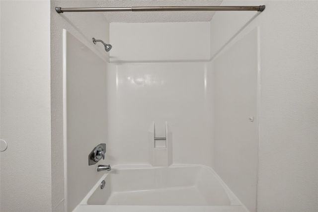 8101 Amelia Road 401D, Houston, TX 77055