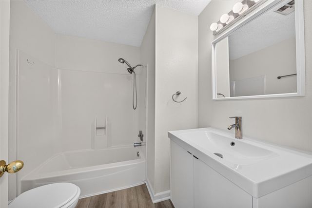 8101 Amelia Road 401D, Houston, TX 77055