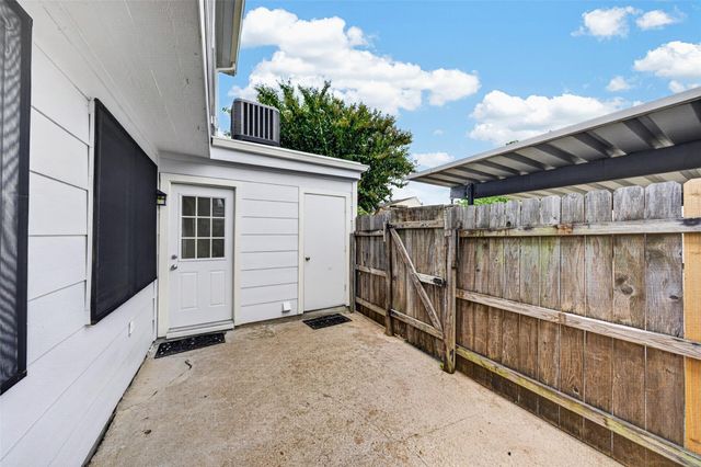 8101 Amelia Road 401D, Houston, TX 77055