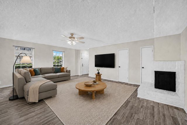8101 Amelia Road 401D, Houston, TX 77055