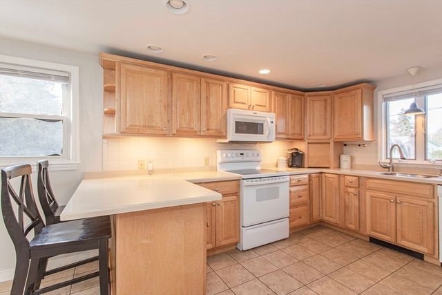 28 Nevens Circle, Rockland, MA 02370
