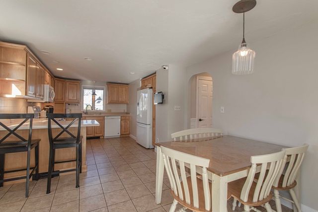 28 Nevens Circle, Rockland, MA 02370