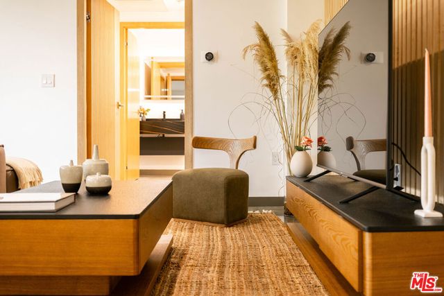 547 N Sweetzer Avenue 103, West Hollywood, CA 90048