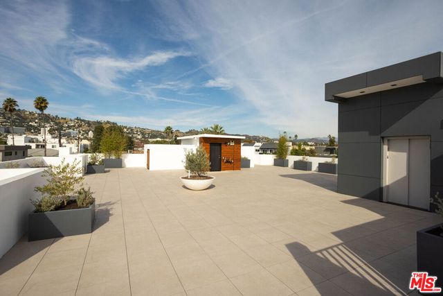 547 N Sweetzer Avenue 103, West Hollywood, CA 90048