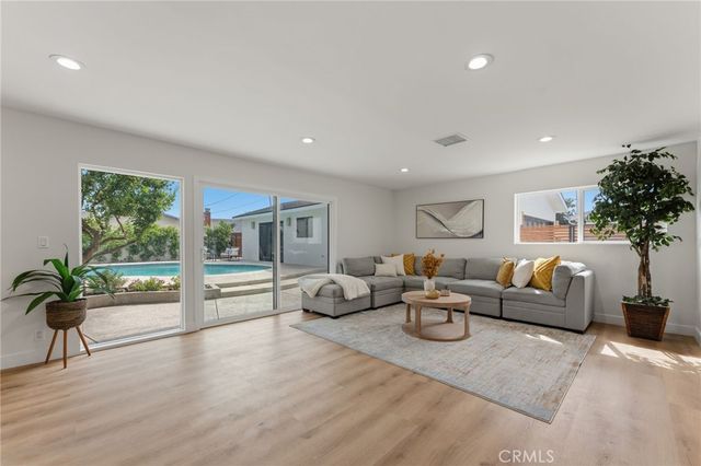 15622 Index, Granada Hills, CA 91344