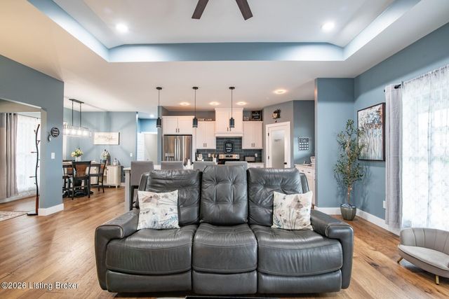 108 Summit Creek Dr, Elizabethtown, KY 42701