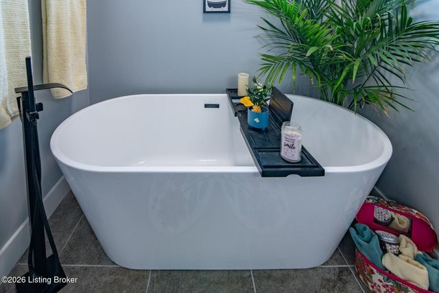 108 Summit Creek Dr, Elizabethtown, KY 42701