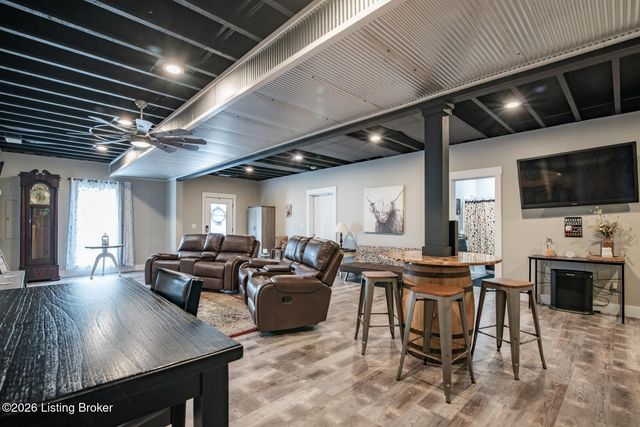 108 Summit Creek Dr, Elizabethtown, KY 42701