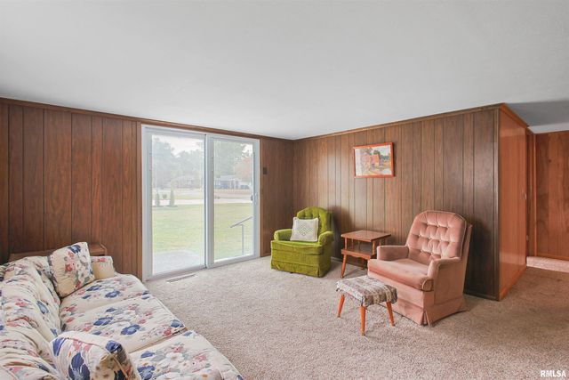 707 DOGWOOD Lane, Marion, IL 62959