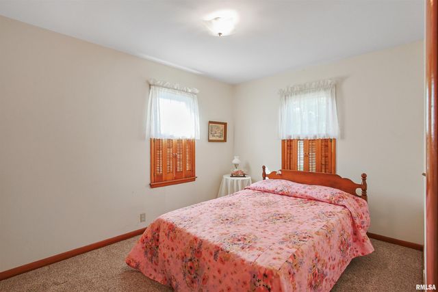 707 DOGWOOD Lane, Marion, IL 62959