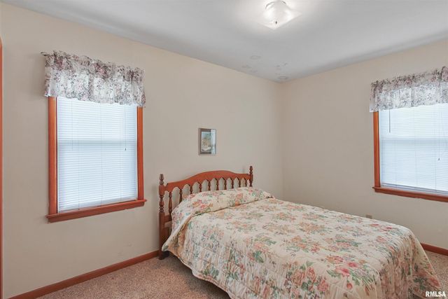 707 DOGWOOD Lane, Marion, IL 62959