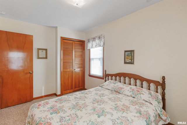 707 DOGWOOD Lane, Marion, IL 62959