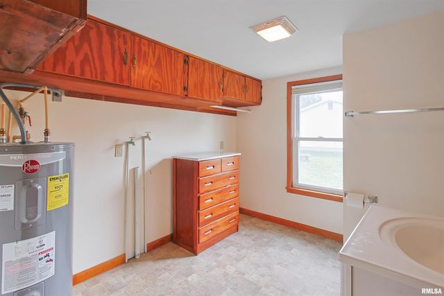 707 DOGWOOD Lane, Marion, IL 62959