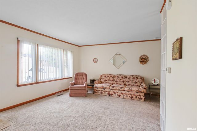 707 DOGWOOD Lane, Marion, IL 62959