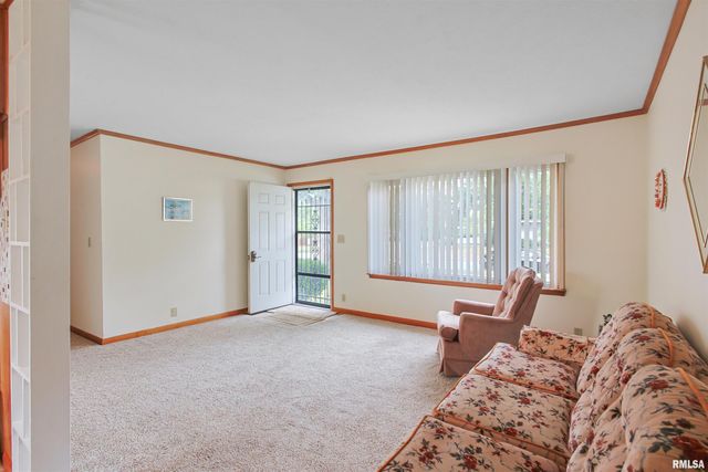 707 DOGWOOD Lane, Marion, IL 62959