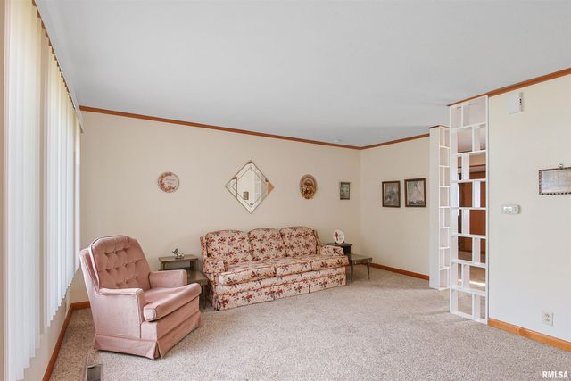 707 DOGWOOD Lane, Marion, IL 62959