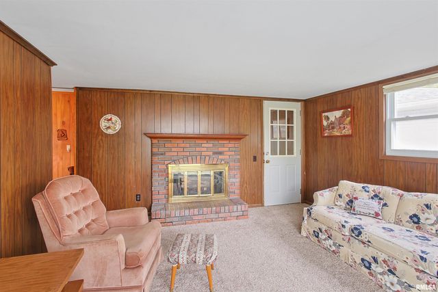 707 DOGWOOD Lane, Marion, IL 62959