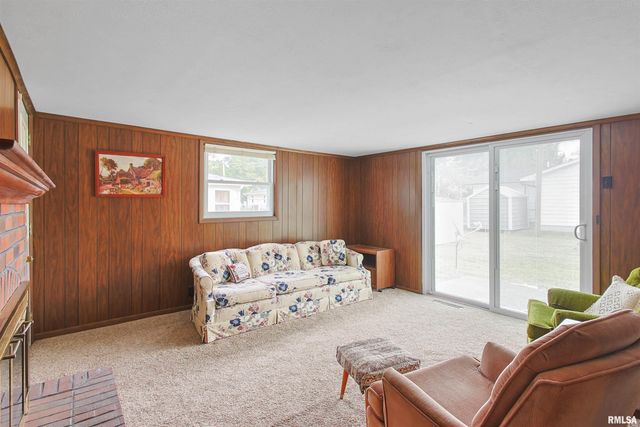 707 DOGWOOD Lane, Marion, IL 62959