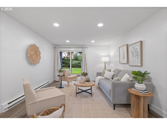 12642 Nw BARNES Rd 8, Portland, OR 97229