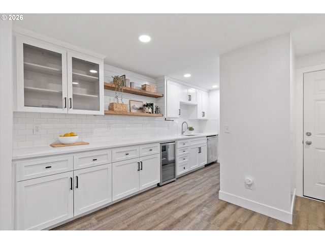 12642 Nw BARNES Rd 8, Portland, OR 97229