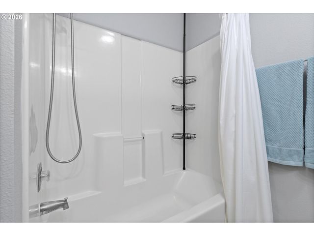 12642 Nw BARNES Rd 8, Portland, OR 97229