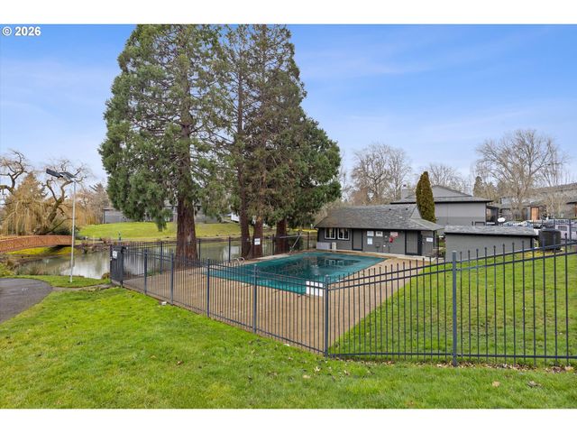 12642 Nw BARNES Rd 8, Portland, OR 97229