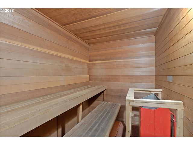 12642 Nw BARNES Rd 8, Portland, OR 97229