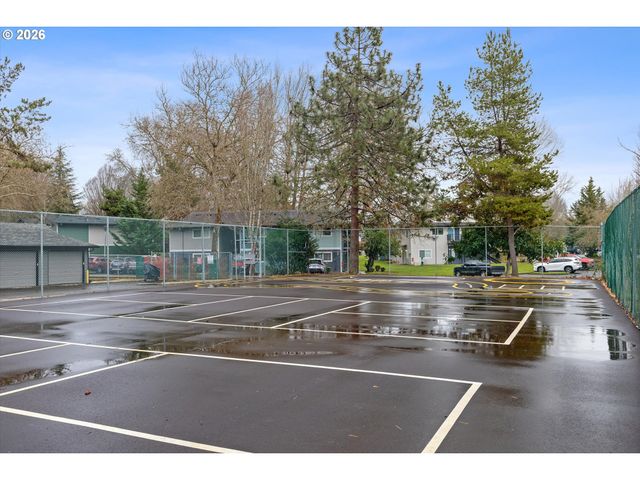 12642 Nw BARNES Rd 8, Portland, OR 97229