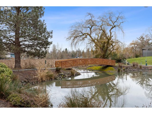 12642 Nw BARNES Rd 8, Portland, OR 97229