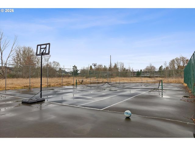 12642 Nw BARNES Rd 8, Portland, OR 97229