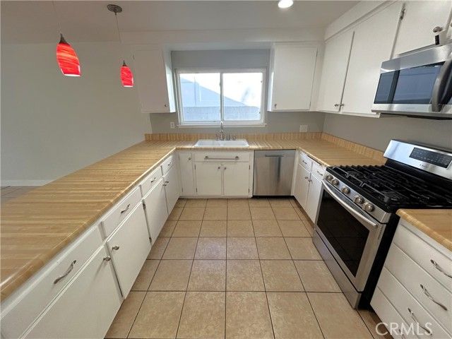 15712 Rolling Ridge, Chino Hills, CA 91709