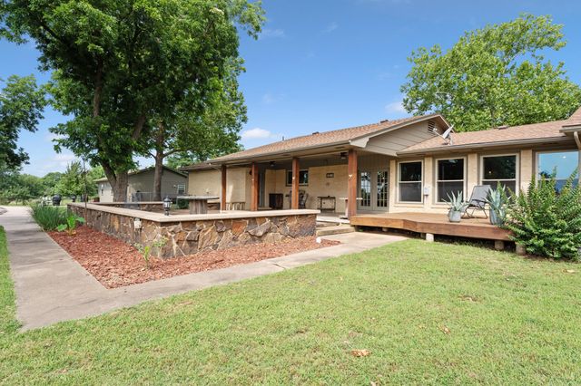 1561 E Country Club Drive, Vinita, OK 74301