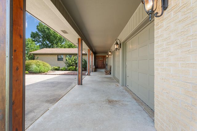 1561 E Country Club Drive, Vinita, OK 74301